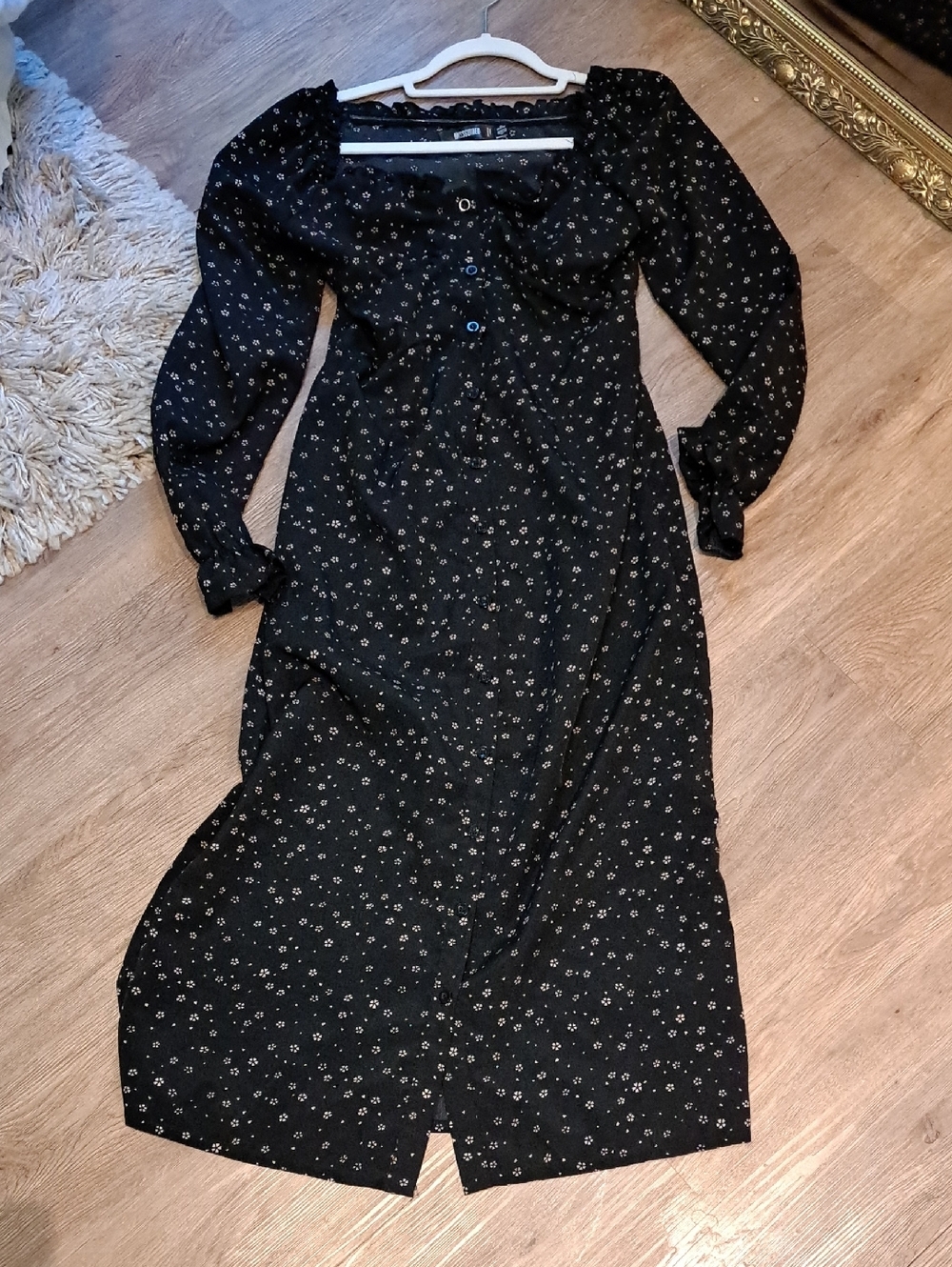Missguided Black Floral Long-Sleeve Midi Dress